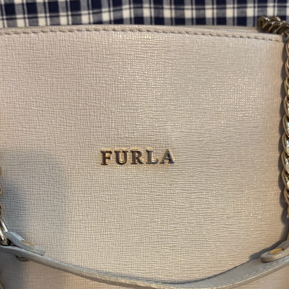 Furla Elegant White Shoulder Bag - Picture 3 of 13